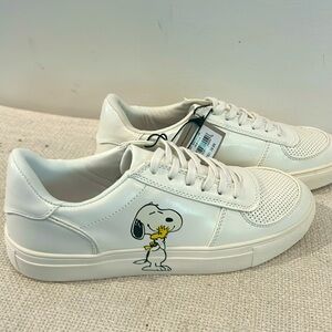 American Eagle Peanuts sneakers